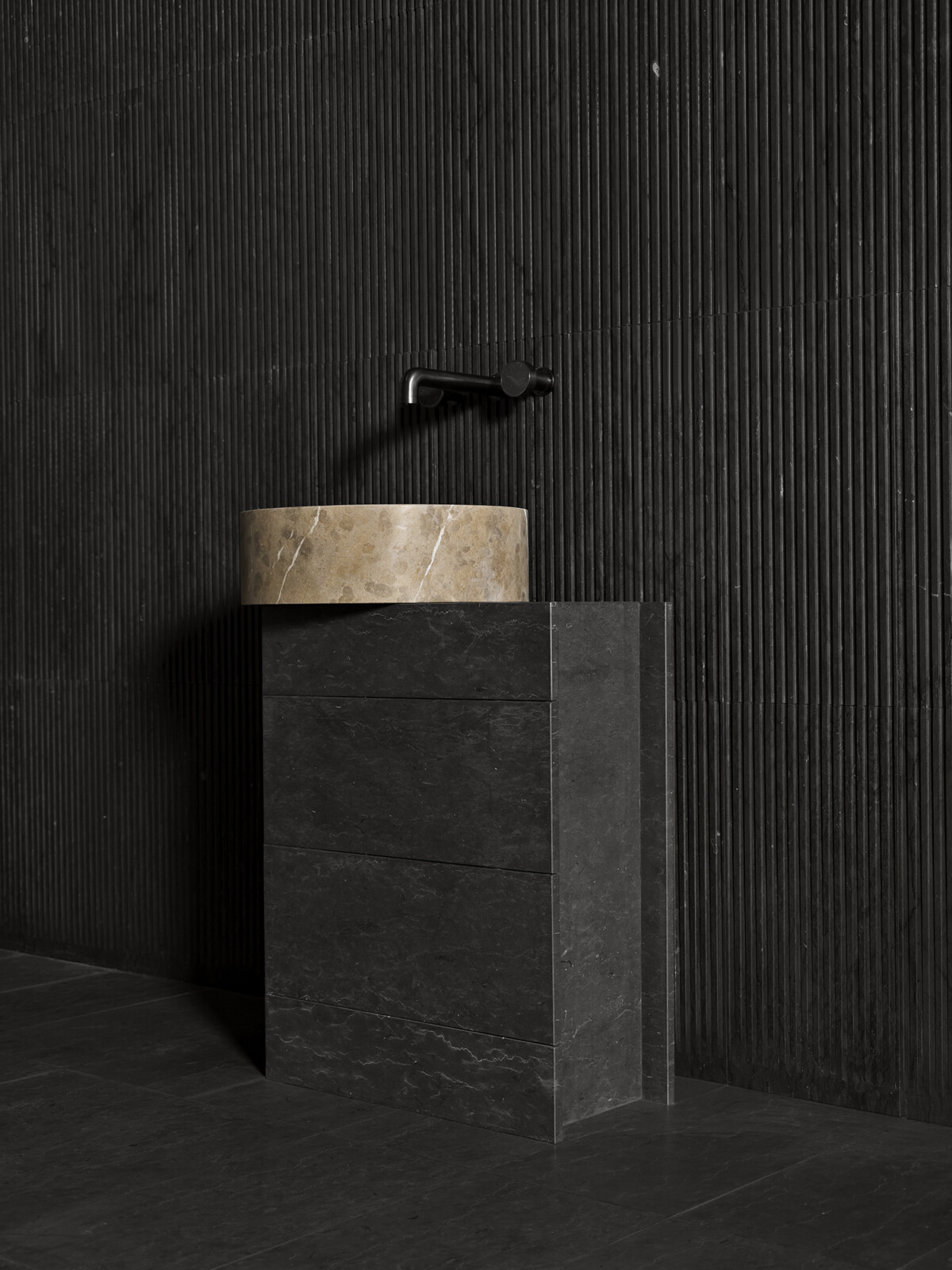 14 Luce Di Carrara Rake Passage Vanity